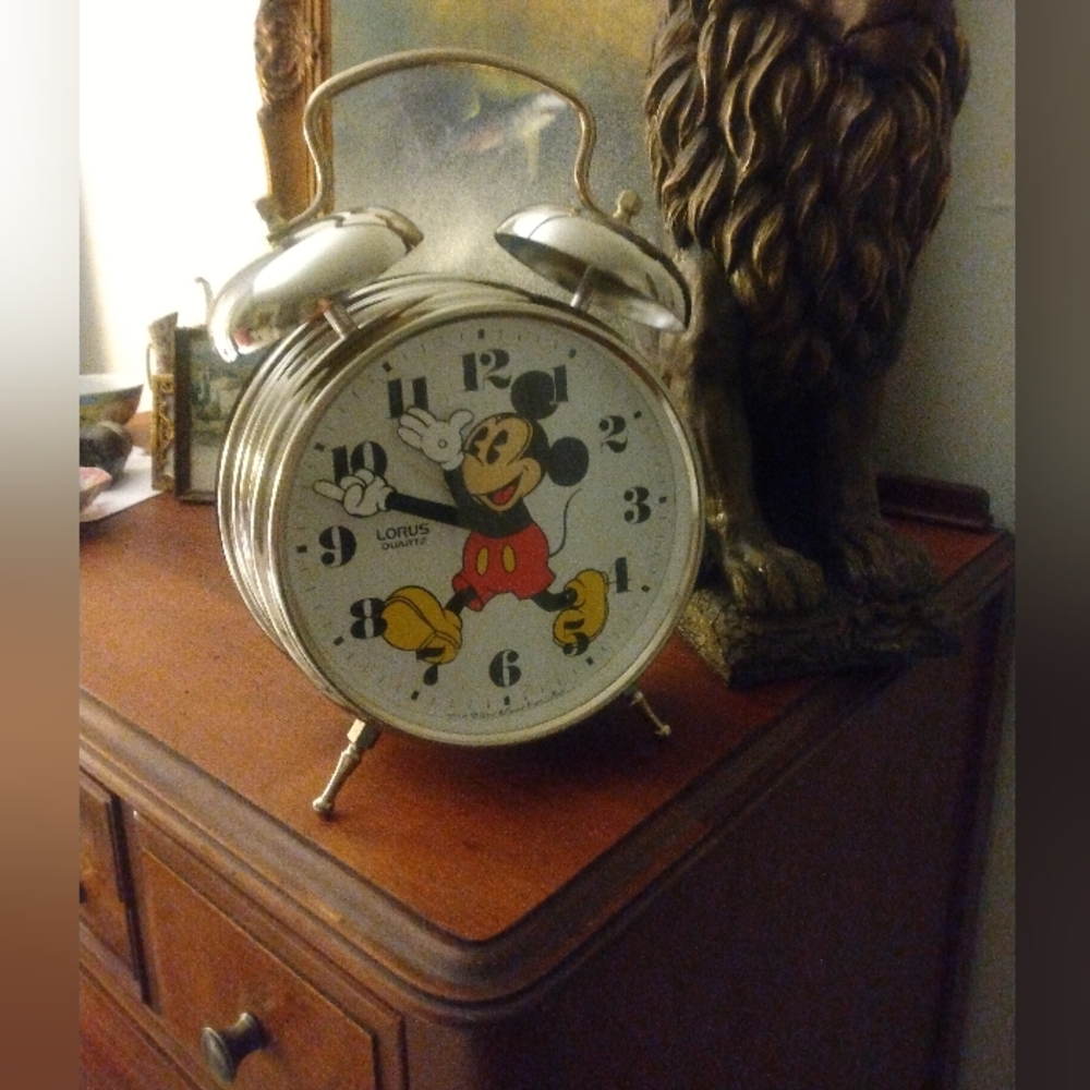 Vintage Walt Disney Lorus Quartz Mickey Mouse Silver Bell Clock